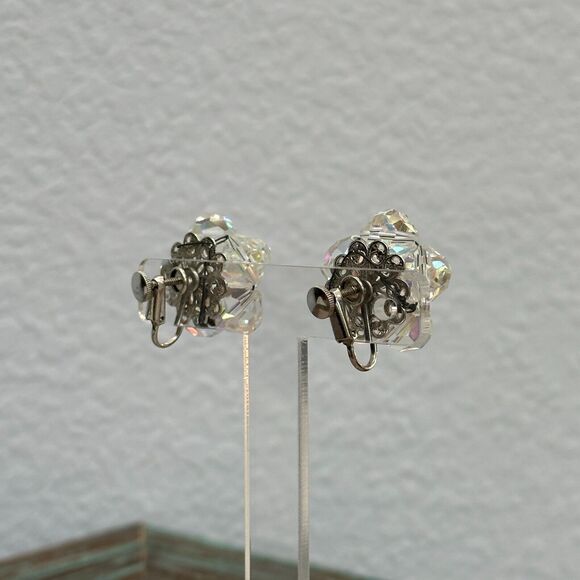 Vintage 1950's LAGUNA Sparkly AB Crystal Flower Cluster Screw Back Earrings 1" - Picture 11 of 12